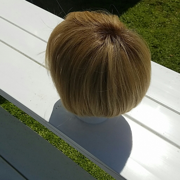 wig - Picture 1 of 4